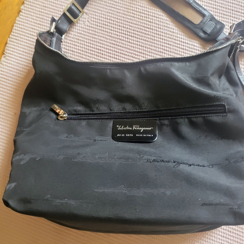 SOLD - Salvatore Ferragamo Gancini Shoulder Hobo Bag - Picture 13 of 16
